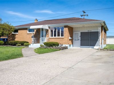 89 Homeworth Pkwy