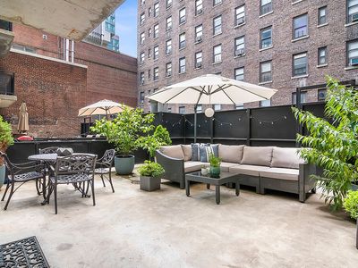 148 E 24th St APT 3F