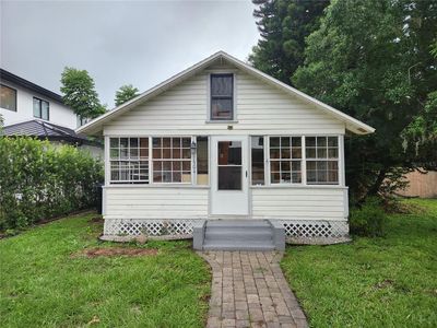 1504 E Crystal Lake Ave