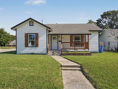 503 E Marshall Pl