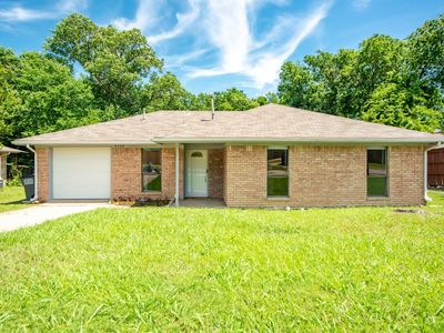 4904 Brookhollow Dr