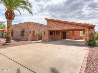 742 N Abrego Dr