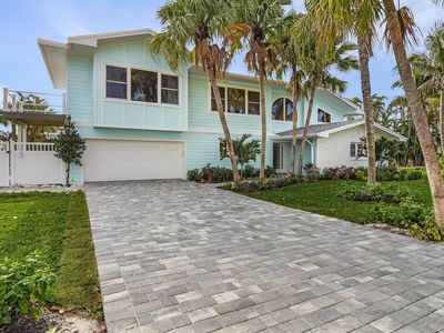 1543 San Carlos Bay Dr