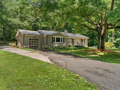 537 Beaverdale Rd NE