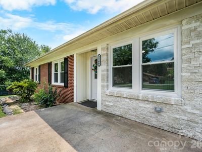 2266 9th Avenue Dr NE