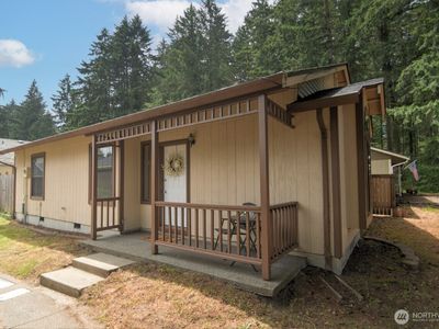 571 Malibu Drive SE