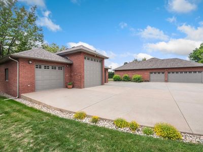 218 Grand View Cir