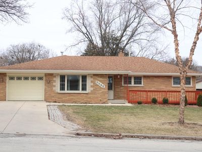 5542 West Jerelyn PLACE