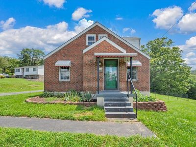 1604 Hiram St SE