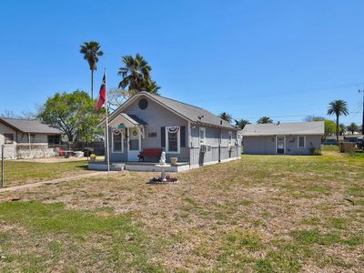 1139 S Houston