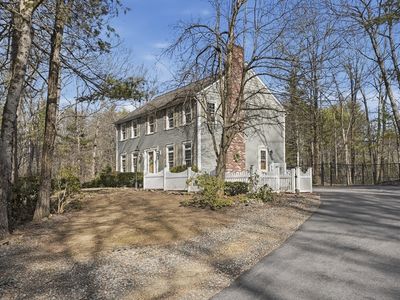4 Charnock Cir