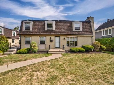 32 Bernhardt Dr APT 10