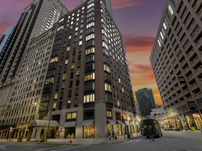 40 E Delaware Pl APT 1204