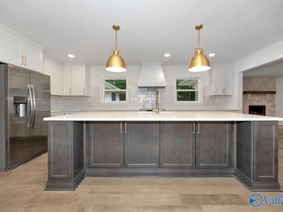 1005 Brook Ridge Cir SE