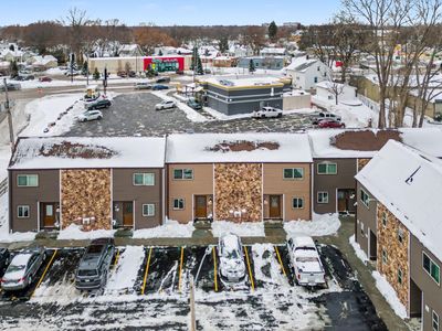 1747 & 1749 Oakdale Ave