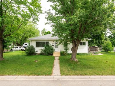 515 15th Ave W