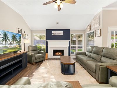 5104 Carefree Dr