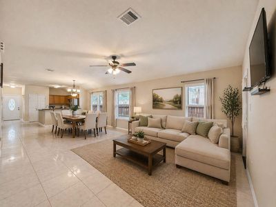6614 Pine Tree Gln