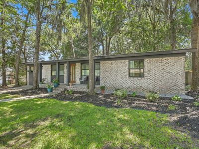 1203 Valley Dr