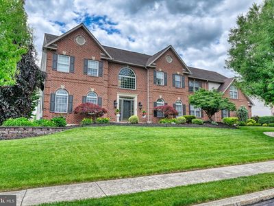 15 Laura Ct