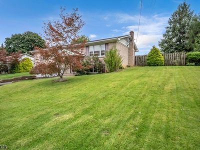 9 Douglas Ln