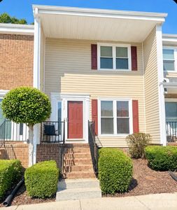 1117 Surry Ln