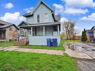 129 Lock St