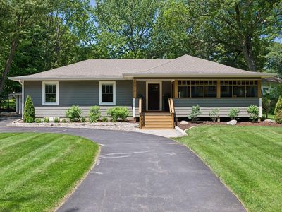 5910 Ridgewood Rd