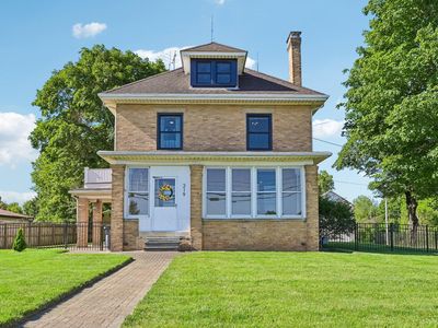 319 W Main St
