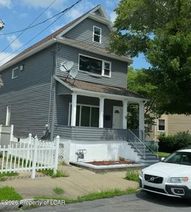 712 N Pennsylvania Ave