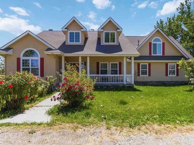 3007 Four Bits Ln