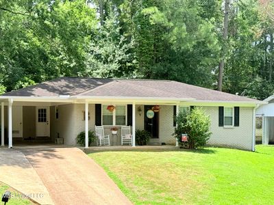 800 White Cir