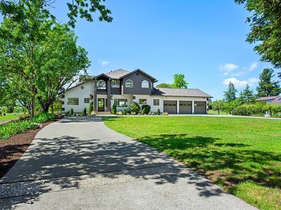 5533 Oak Meadow Drive