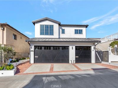 221 Carnation Ave