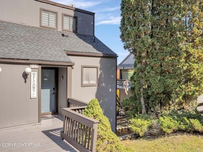 25 Middle Village Way