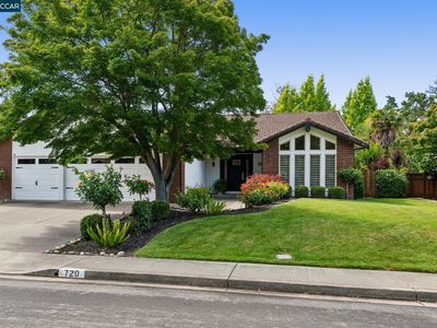 720 Graham Ct