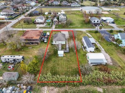 Property at 2331 Rue De Lafitte Dr, Dickinson, TX