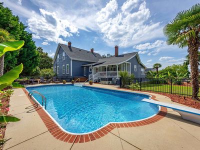 210 Shorebreeze Dr