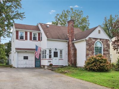 8 Benedict Dr