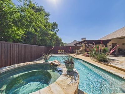 906 Dove Creek Dr