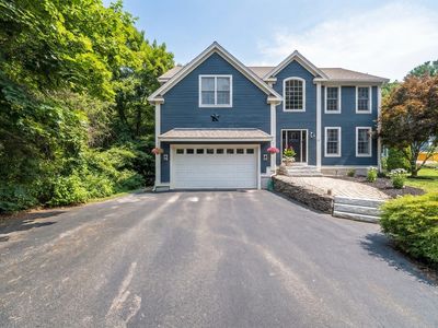25 Essex St