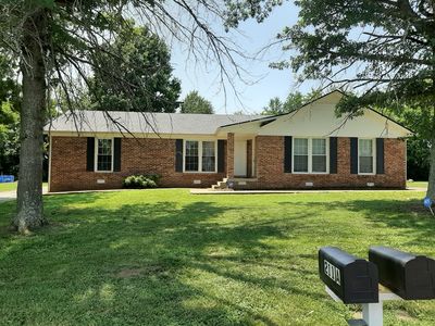 211 Hunter Dr