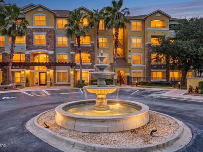 8539 GATE Parkway #9220
