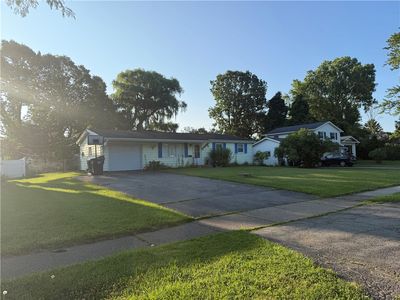 41 Grecian Pkwy