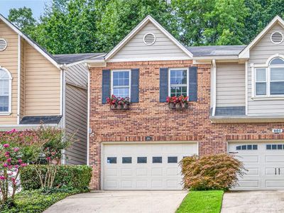868 Edgewater Cir