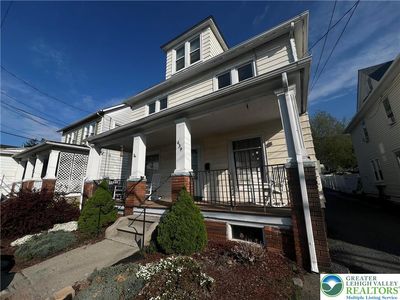 639 George St