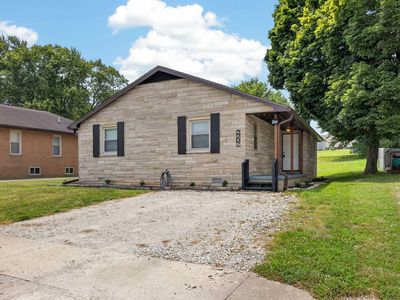 2207 I St