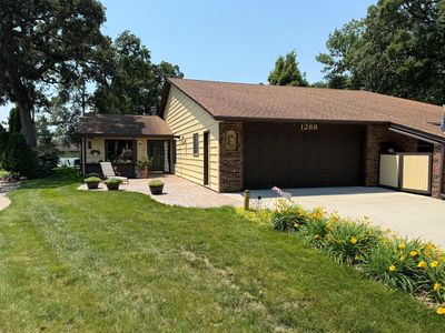 1288 Rolling Oaks Ln NW