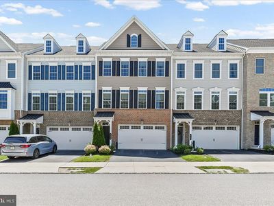 855 Stonecliffe Rd