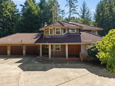 8937 Genesis Lane SE
